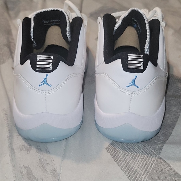 Retro 11s Men - Picture 4 of 5